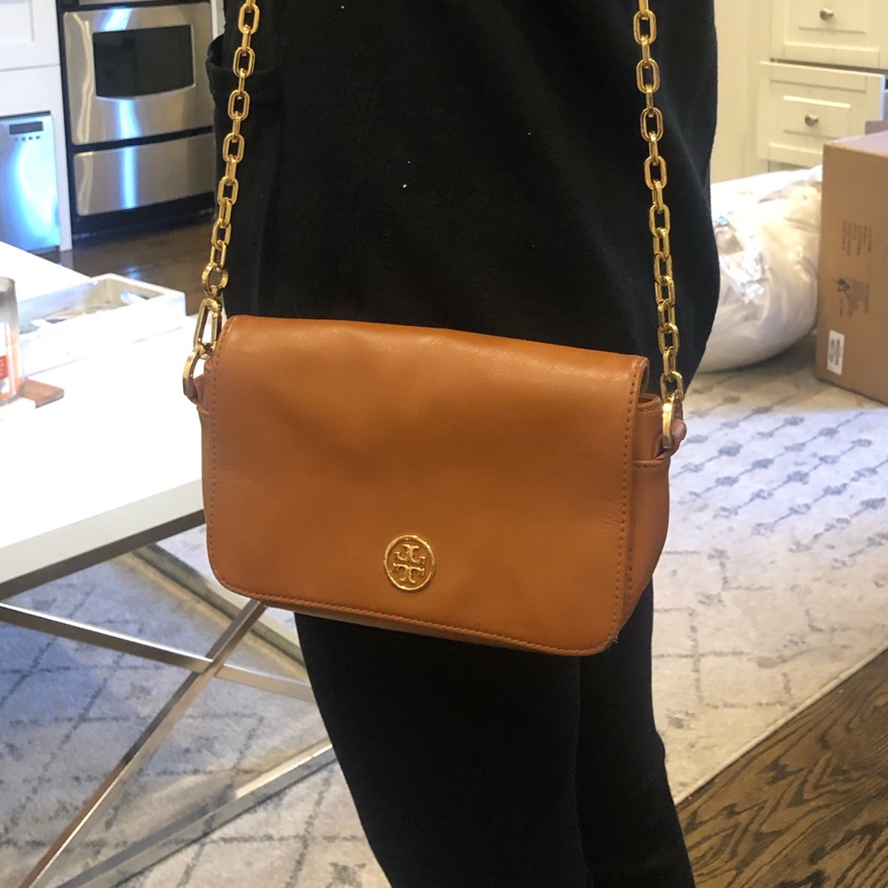 Tory Burch Robinson Chain Wallet